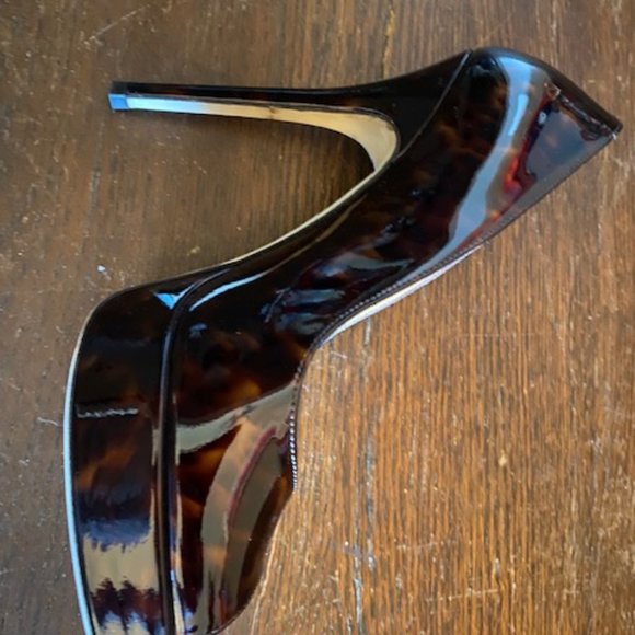 Jimmy Choo Tortoise Shell Patent Leather Pumps - Picture 2 of 9